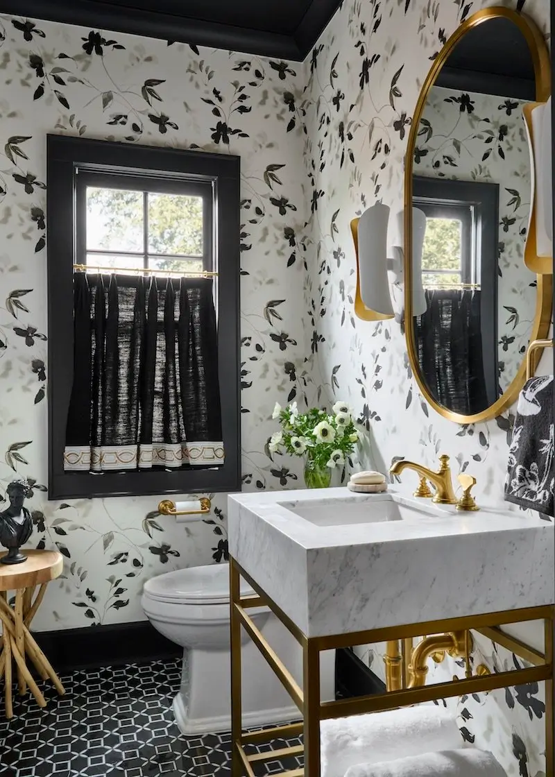 Black and White Bathroom Design: A Timeless and Versatile Choice